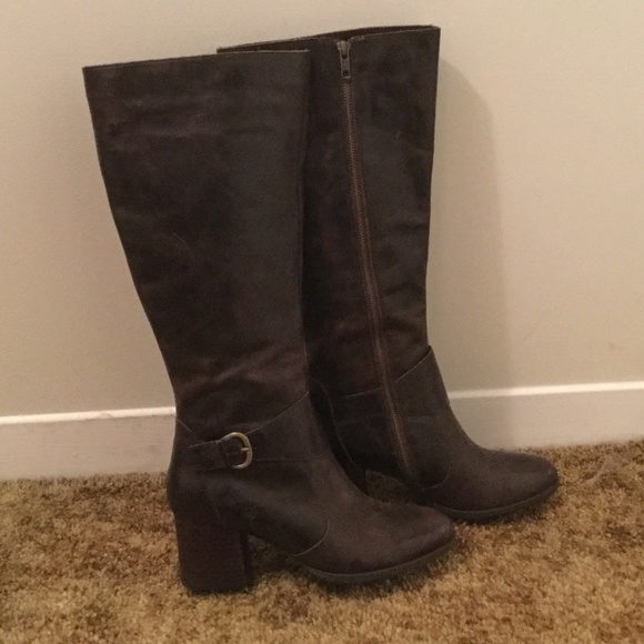 Born tall brown leather boots NWOT